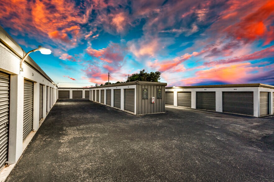 More Photos Of 209 Commercial Dr, Taylor Self Storage For Sale