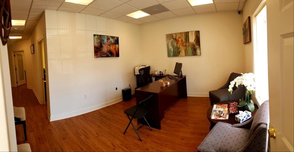 More Photos Of 8052 Elm Dr, Mechanicsville Office For Lease