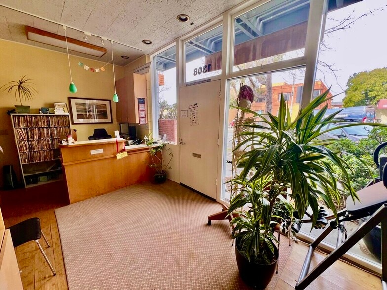 More Photos Of 1306-1308 Solano Ave, Albany Medical For Lease