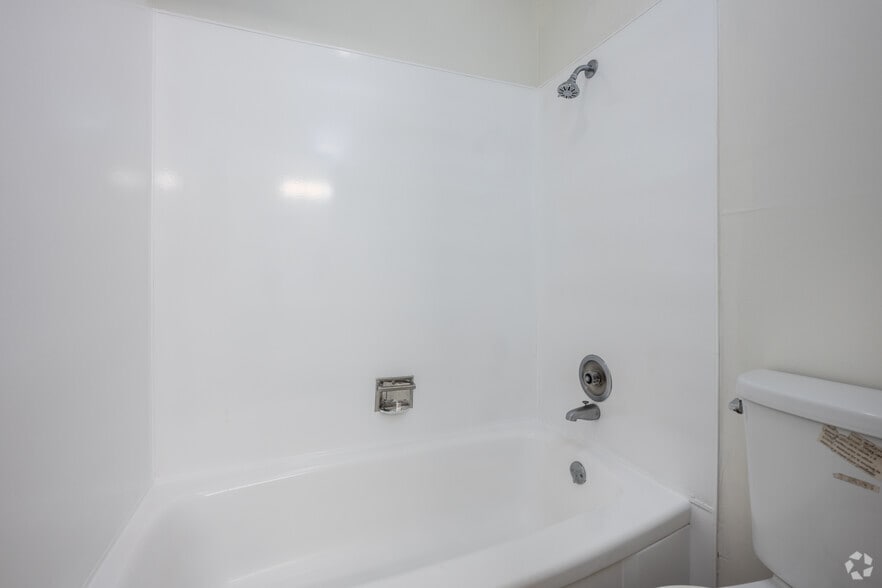 More Photos Of 5500 Foothill Gardens Ct, Sacramento Apartments For Sale