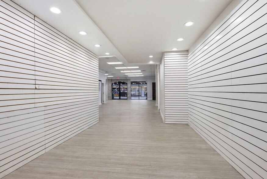 More Photos Of 17 Sweetmans Ln, Manalapan Township Freestanding For Lease