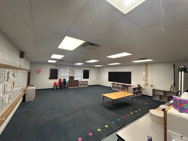 More Photos Of 4531 NE 44th Ter, Kansas City Schools For Sale