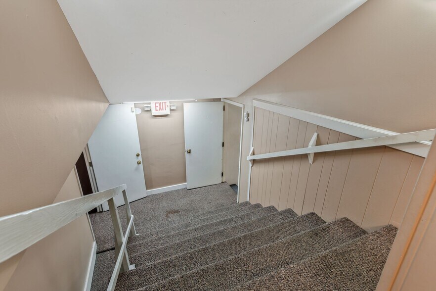 More Photos Of 904 Gallatin Ave, Nashville General Retail For Sale