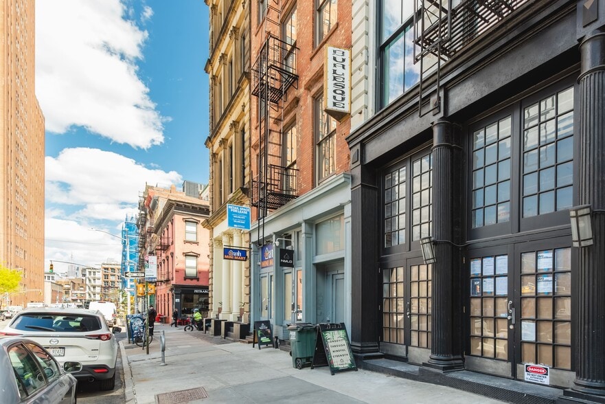 More Photos Of 279 Church St, New York Storefront For Sale