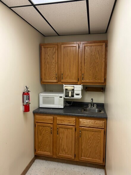 More Photos Of 198 George St, Beckley Research And Development For Lease