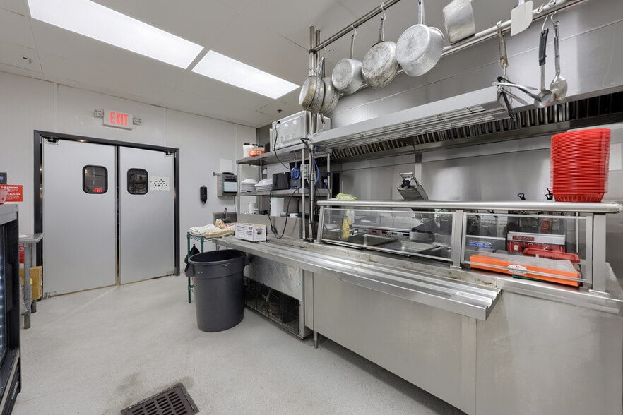 More Photos Of 640 Miller St, Lebanon Warehouse For Sale