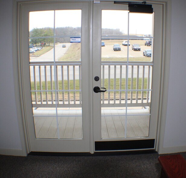 More Photos Of 3432 W Truman Blvd, Jefferson City Office For Sale