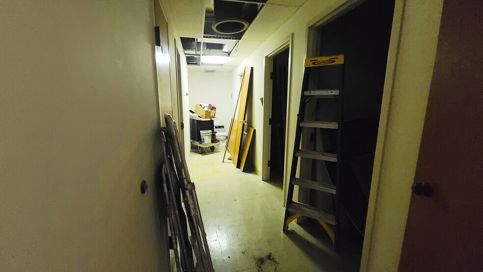 More Photos Of 710 W 8th St, Fort Scott Office For Sale