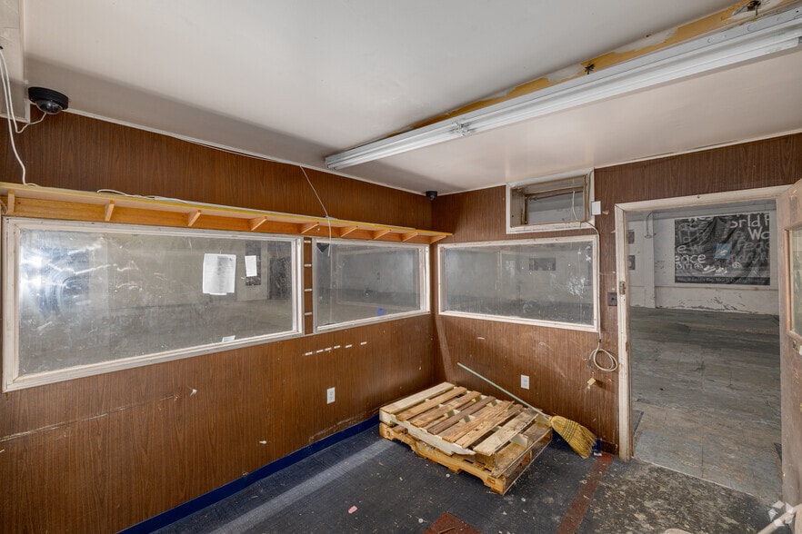 More Photos Of 67 W Queen Ln, Philadelphia Warehouse For Sale