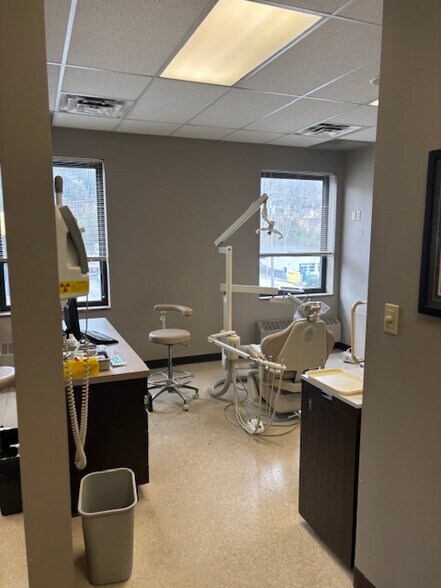 More Photos Of 250 Mt Lebanon Blvd, Pittsburgh Medical For Lease