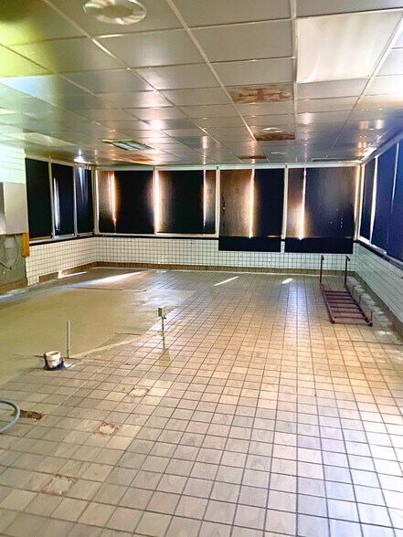 More Photos Of 4788 Memorial Dr, Stone Mountain Restaurant For Lease