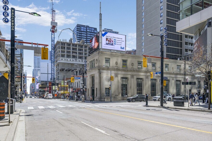 More Photos Of 378 Yonge St, Toronto Storefront Retail Office For Lease