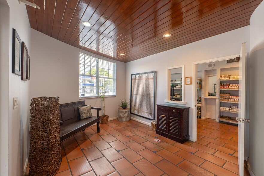 More Photos Of , Coral Gables Office For Sale