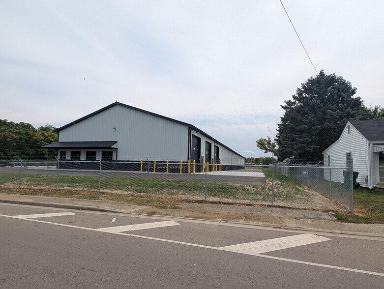 More Photos Of 548 Robinson Rd SE, Washington Court House Flex For Lease