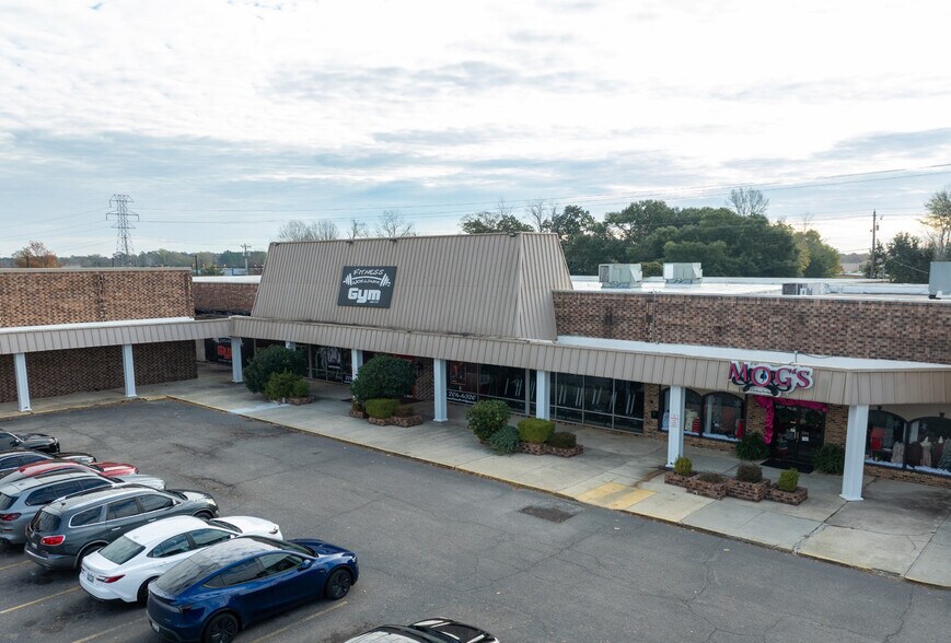 More Photos Of 801-825 S 5th St, Hartsville General Retail For Sale