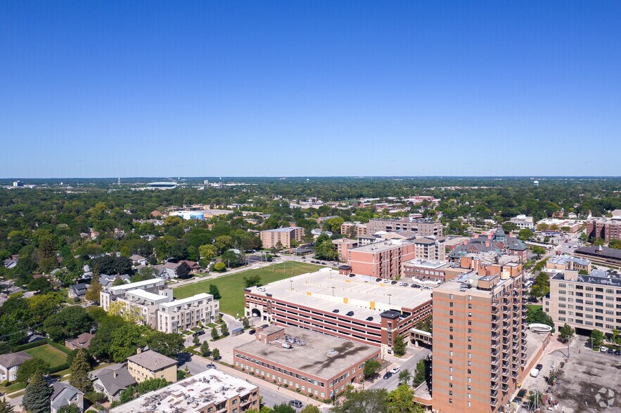 More Photos Of 44 S Vail Ave, Arlington Heights Coworking Space