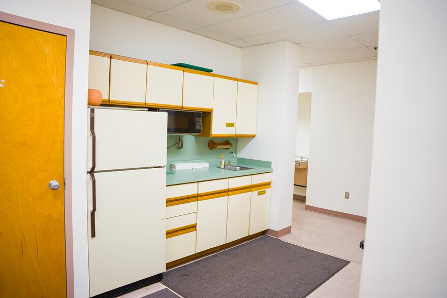 More Photos Of 1301 W Forest Grove Rd, Vineland Flex For Lease