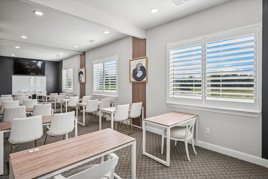 More Photos Of 2001 Auburn Hills Pky, McKinney Office For Lease