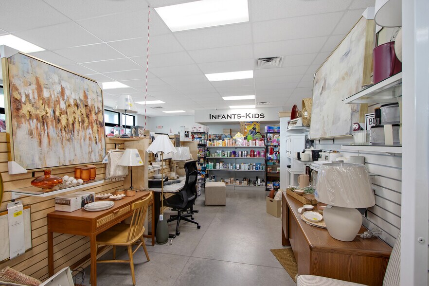 More Photos Of 13394 Broadway St, Alden Freestanding For Sale