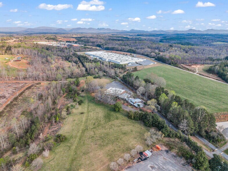 More Photos Of 192 Fashion Cir, Rutherfordton General Retail For Sale