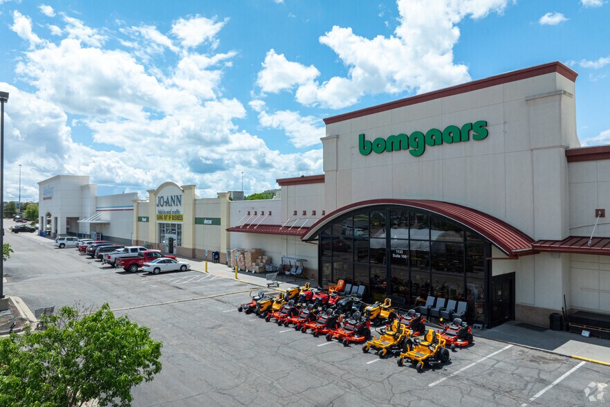 More Photos Of 1133 SW Wanamaker Rd, Topeka General Retail For Sale