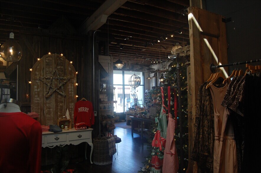 More Photos Of 49 S Main St, Winter Garden Freestanding For Lease