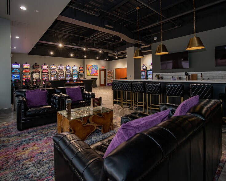 More Photos Of 201 S Denver Ave, Tulsa Office For Sale