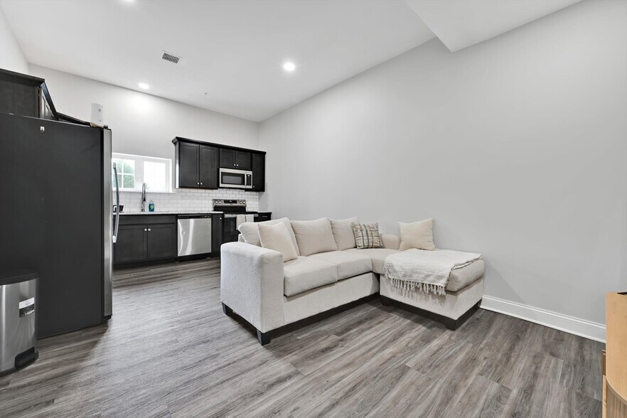 More Photos Of 236 W Market St, Jonestown Multifamily For Sale