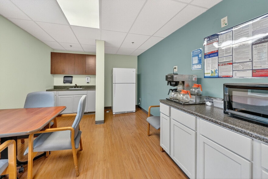 More Photos Of 106 Hospital Dr, Smithville Assisted Living For Sale
