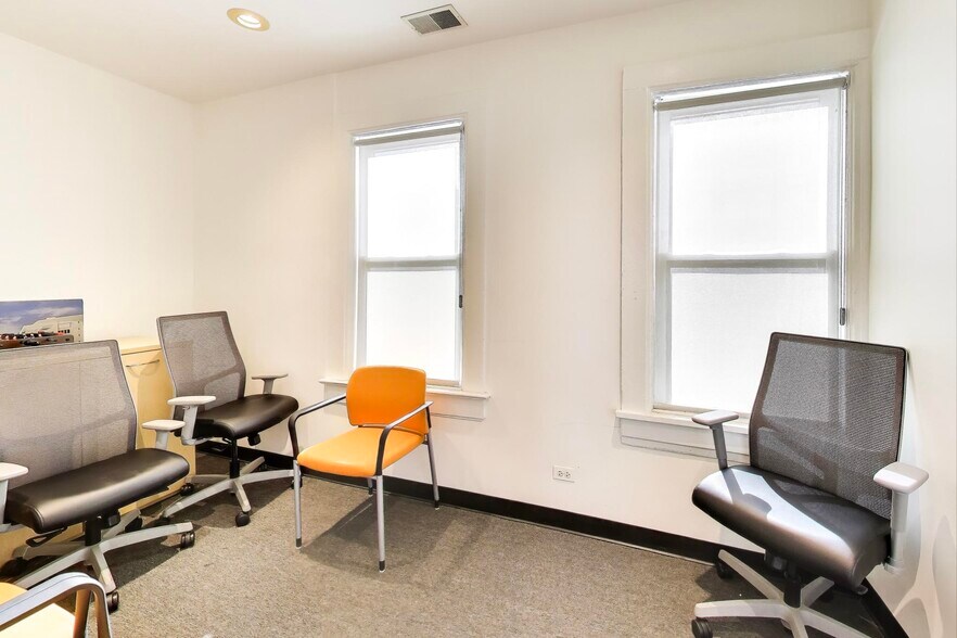 More Photos Of 2435 N Ashland Ave, Chicago Office Residential For Sale
