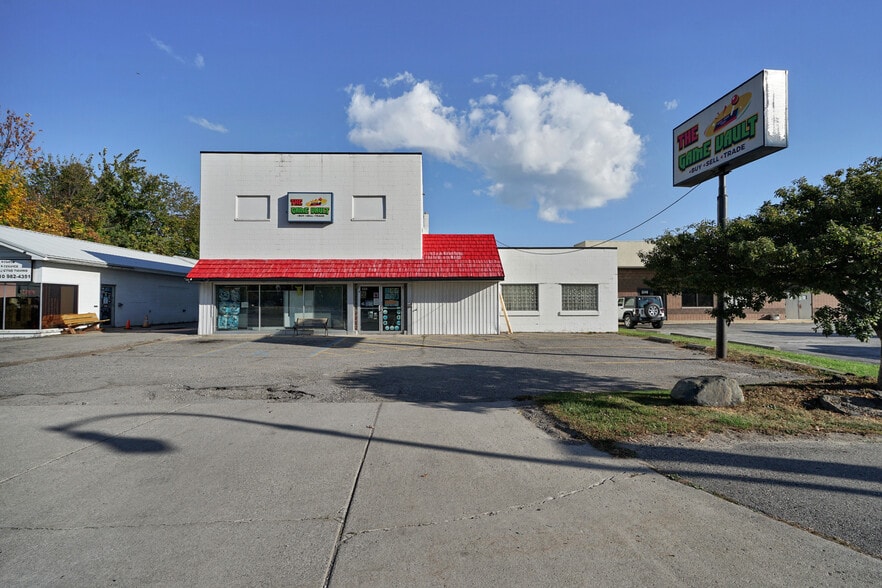 More Photos Of , Port Huron General Retail For Sale