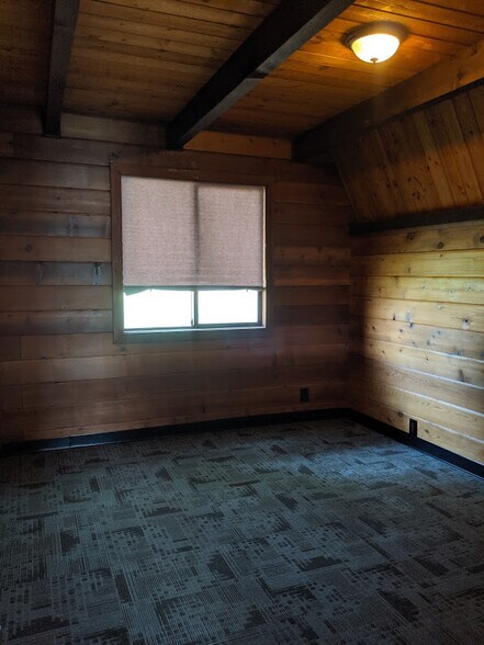 More Photos Of 1580-1590 Robinhood Dr, Etters Freestanding For Lease