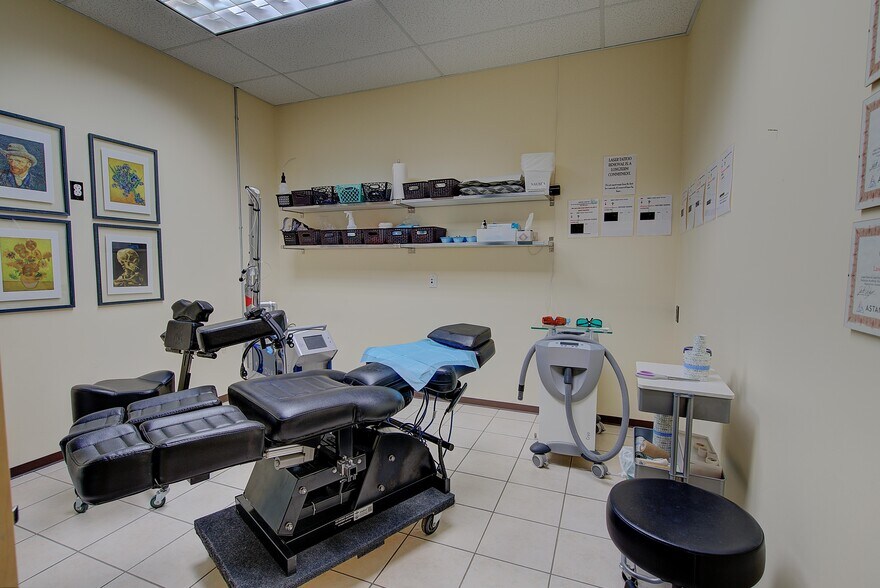 More Photos Of 5021 Parkwood Rd, Blackfalds Medical For Sale