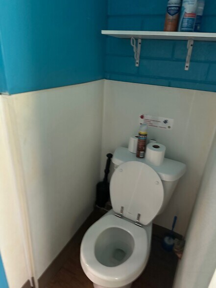 More Photos Of 2100 E Lambert Rd, La Habra Contractor Storage Yard For Sale