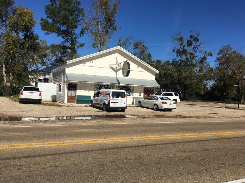 Primary Photo Of 302 Highway 22 W, Madisonville Restaurant For Sale