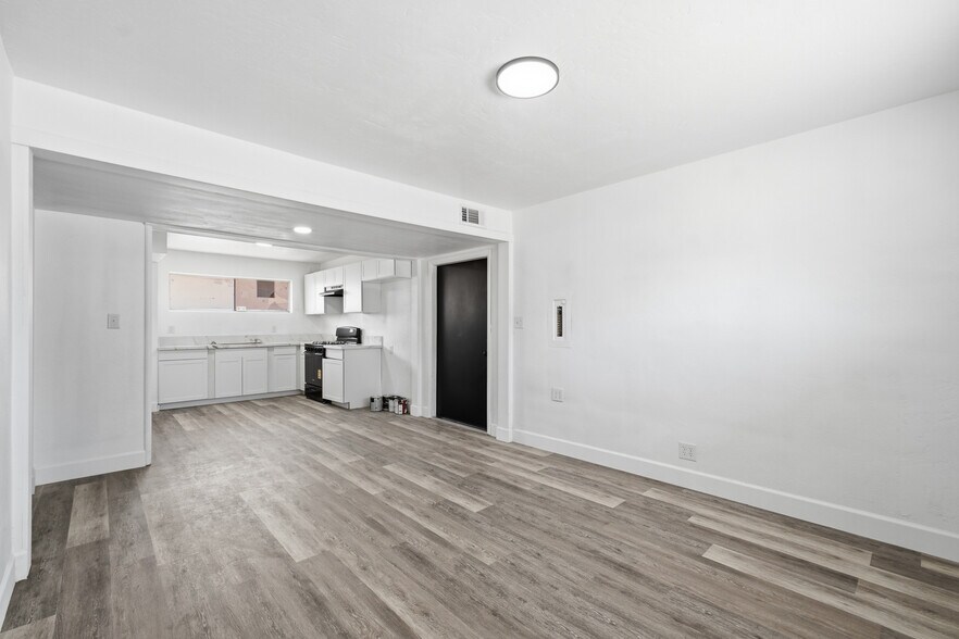More Photos Of 1012 Hale Ave, Corcoran Office Residential For Sale