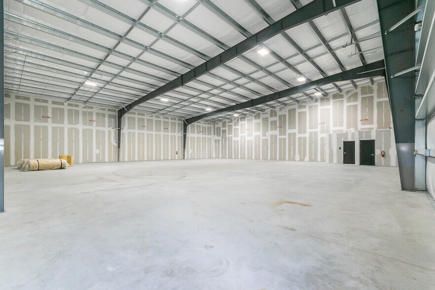 More Photos Of 3558 Masters Rd, Jacksonville Warehouse For Lease