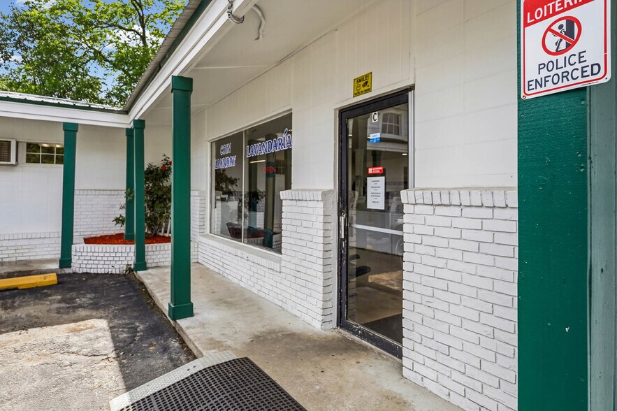 More Photos Of 450 Stephens St, Rochelle Storefront Retail Office For Sale