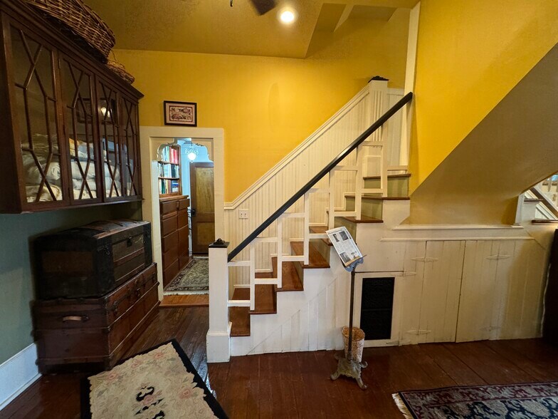 More Photos Of 224 W Chickasaw St, Tahlequah Hospitality For Sale