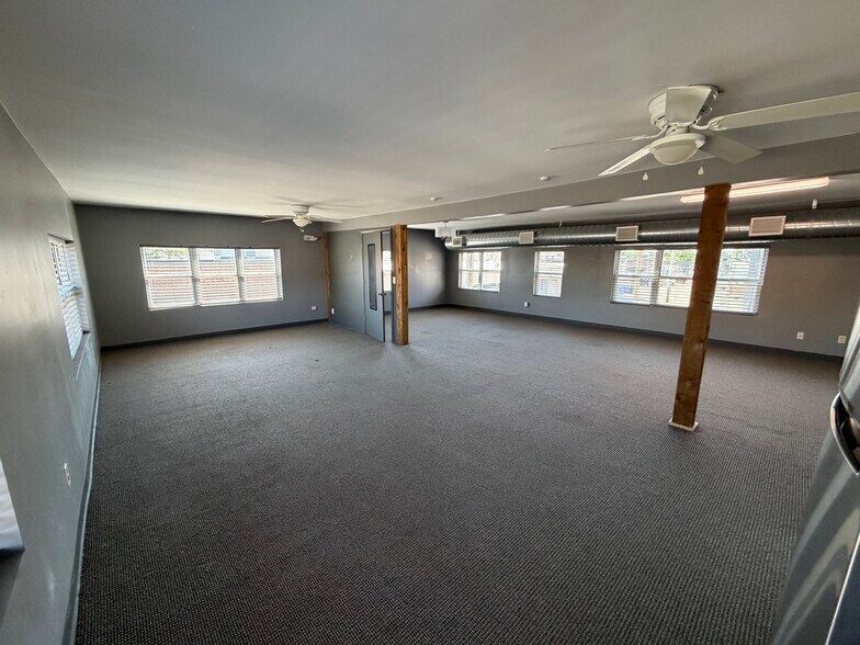 More Photos Of 111 E Commercial St, Broken Arrow Office Residential For Lease