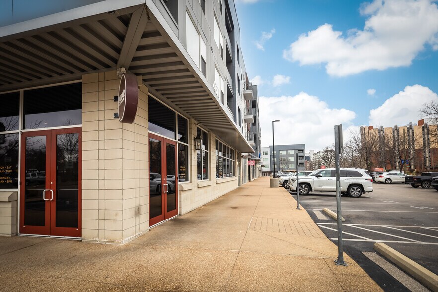 More Photos Of 395 S Highland St, Memphis Apartments For Lease