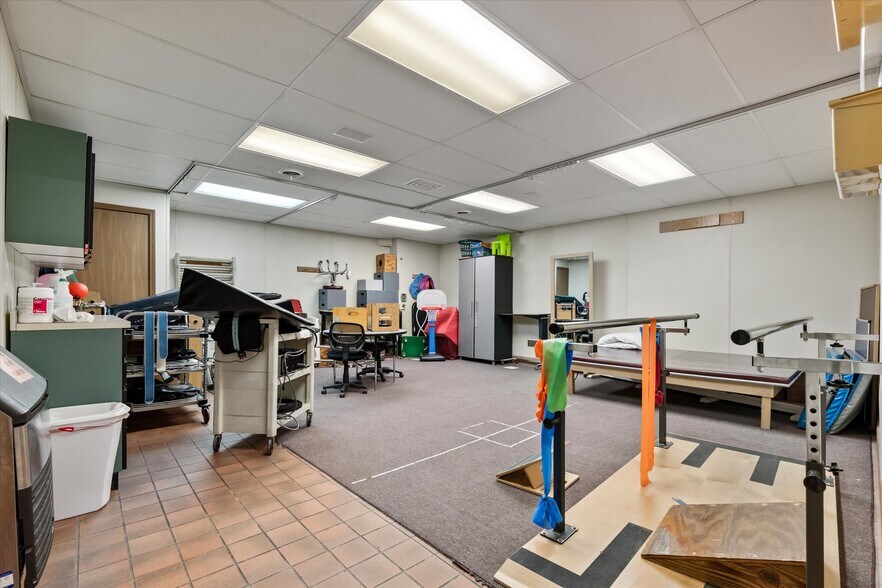 More Photos Of 18 Sportsman Dr, Clarion Medical For Lease