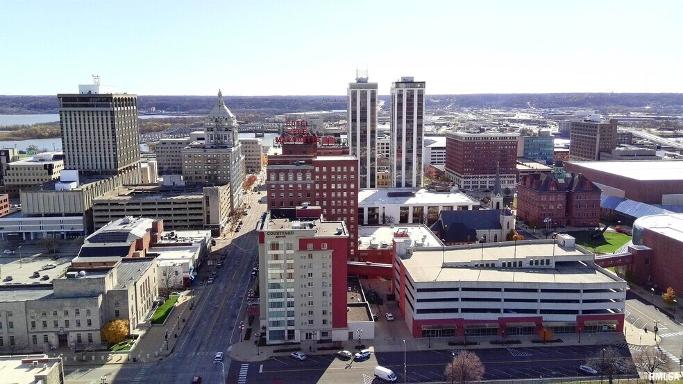 More Photos Of 128 SW Monroe St, Peoria Specialty For Sale