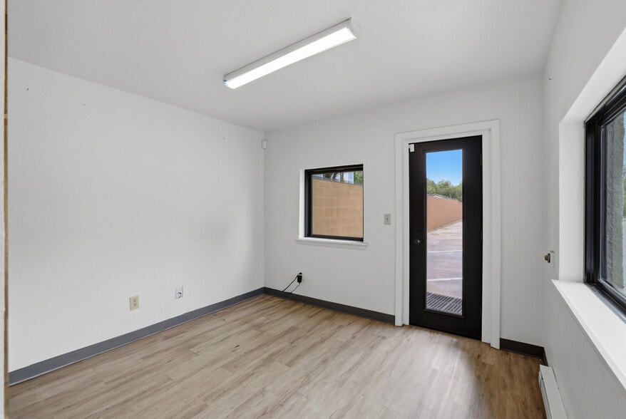More Photos Of 2315 E Saint Vrain St, Colorado Springs Service For Lease