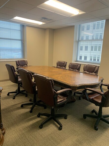 More Photos Of 300 High St, Hamilton Office For Lease