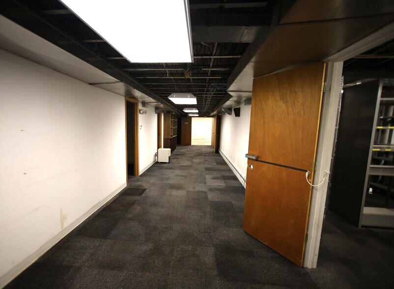 More Photos Of 326 Springside Ave, Pittsfield Office For Lease