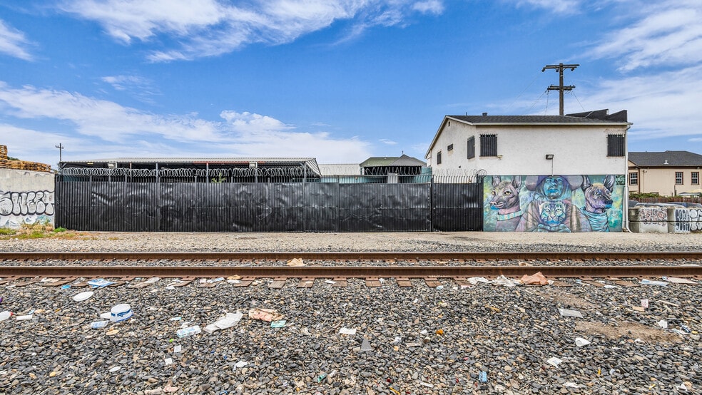 More Photos Of 909 53rd Ave, Oakland Warehouse For Sale