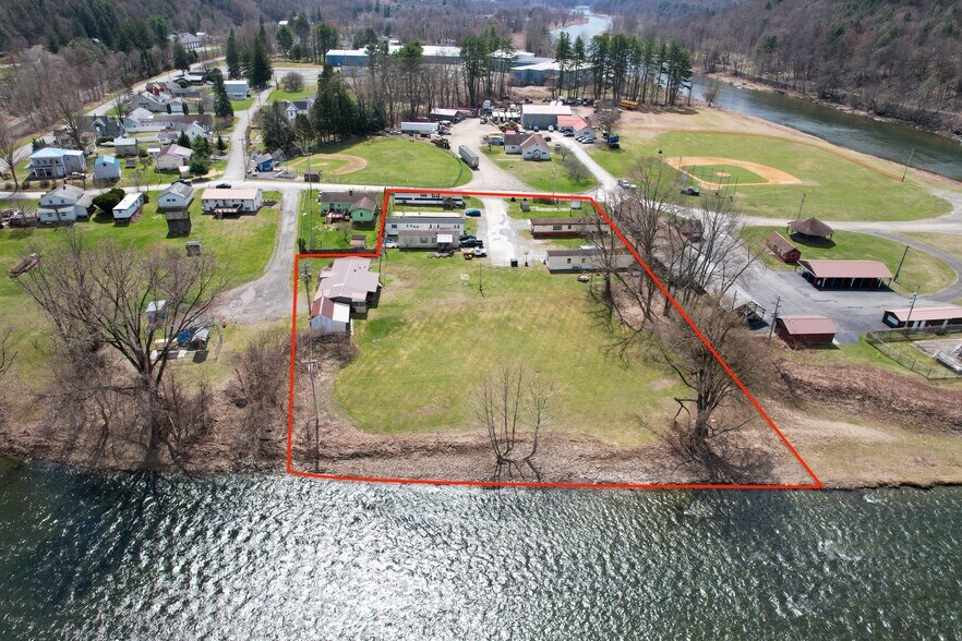 More Photos Of 45 Pumphouse Rd, Hancock Manufactured Housing Mobile Home Park For Sale