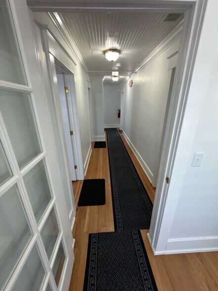More Photos Of 2520 Rochester Rd, Royal Oak Office For Lease