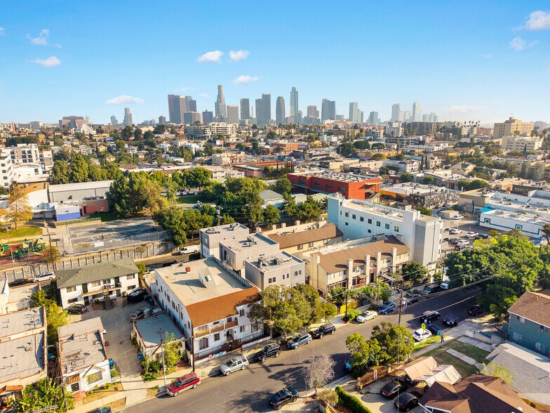 More Photos Of 146 Rosemont Ave, Los Angeles Apartments For Sale